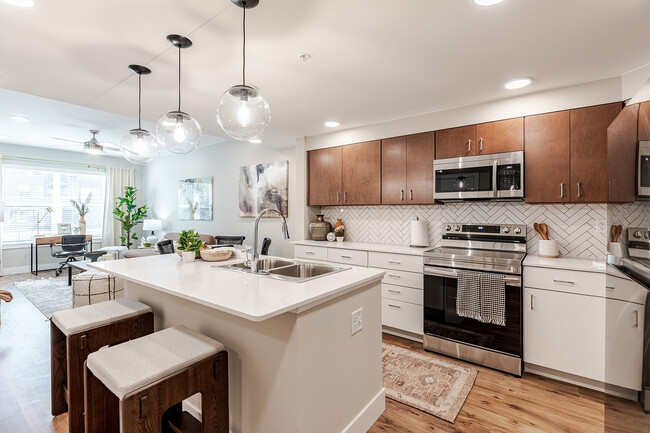 Large Kitchen - Flatiron Flats Apartment Homes