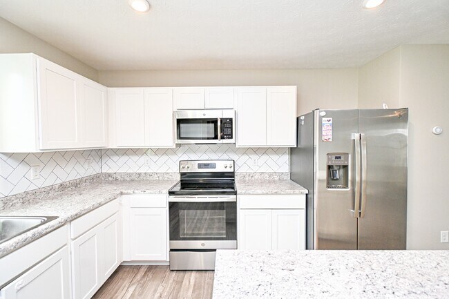 Foto del edificio - 5697 Julia Kate Dr