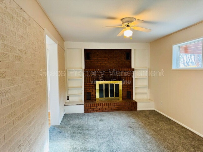 Building Photo - 411 S Simms St