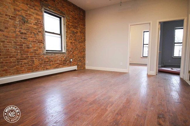 Building Photo - 500 Chauncey St