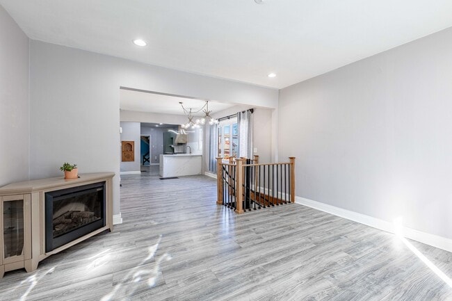 Building Photo - 3838 W 64th St