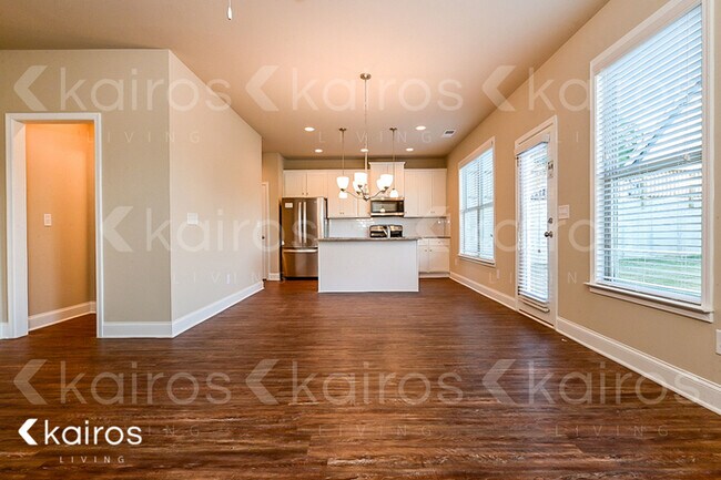 Building Photo - 25 Heard Ln