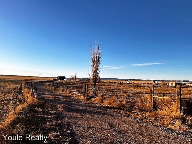 Building Photo - 4 br, 2.5 bath House - 13533 N County Road 9