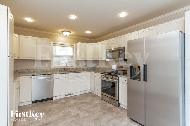 Foto del edificio - 6814 Elm Forest Dr