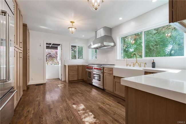 Building Photo - 4805 Alta Canyada Rd