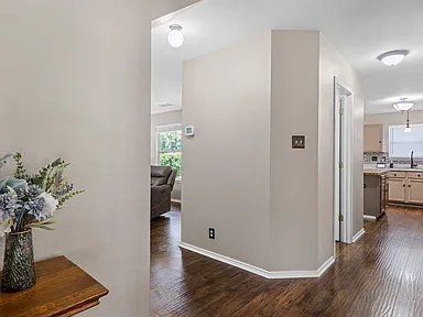 Building Photo - 5011 Wood Glen Dr