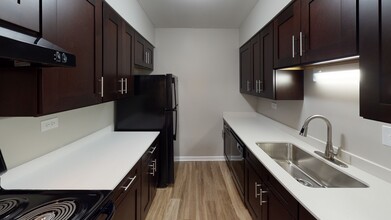 Westbridge Apartments photo'