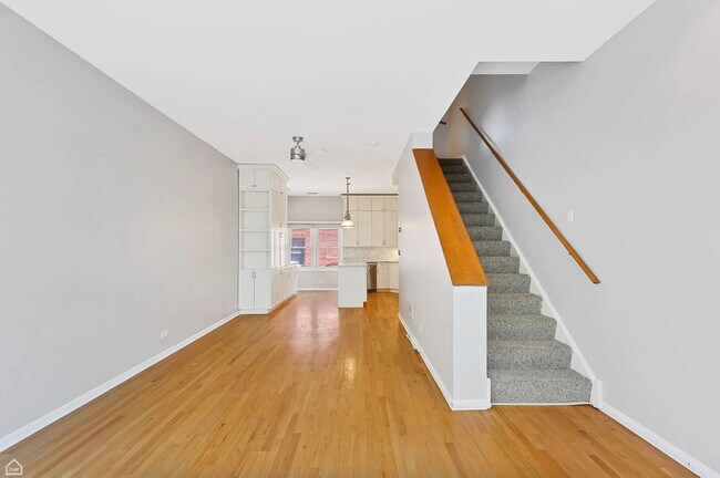 Foto del edificio - 855 W Erie St