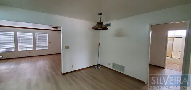 Building Photo - Inviting Home in Northeast Santa Maria