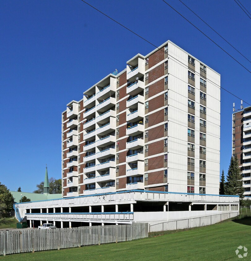 851 Lawrence Rd, Hamilton, ON L8K 6B9 Apartments 851 Lawrence Rd