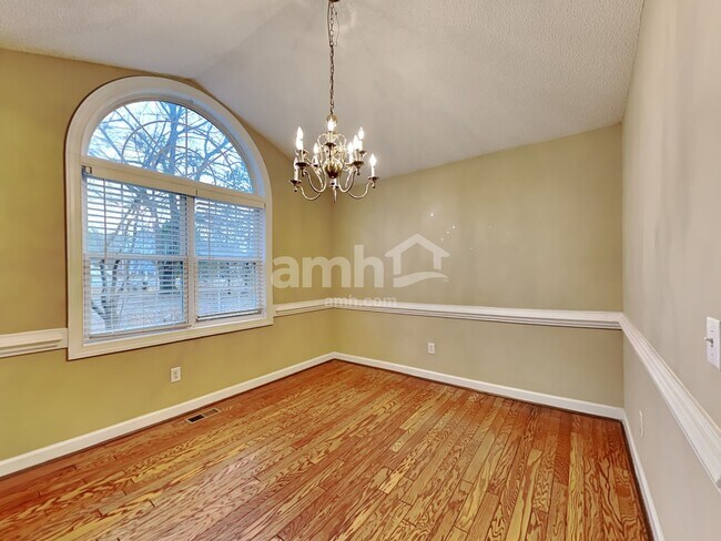 Building Photo - 1206 Saura Ct