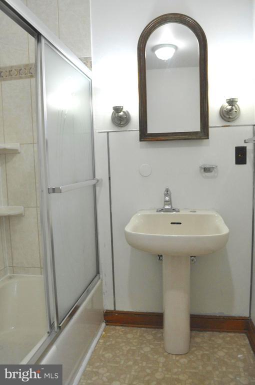 Foto del edificio - 1323 Maple St