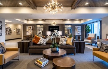 Building Photo - Skye 750