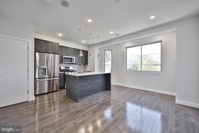 Foto del edificio - 1939 N Darien St