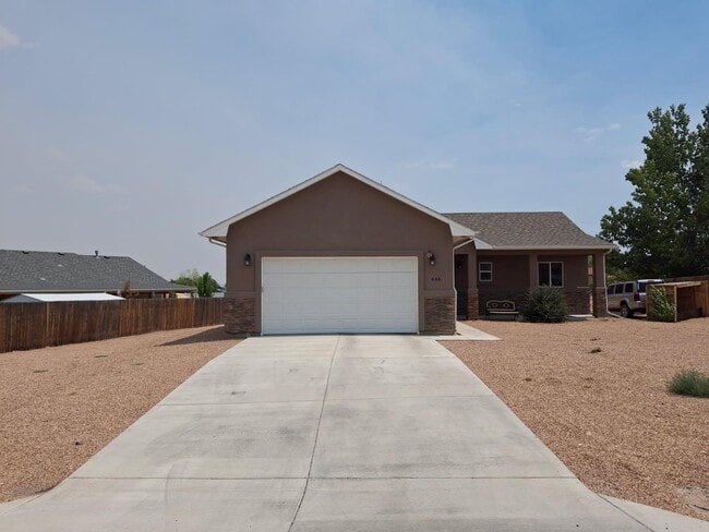 Building Photo - 646 S Bond Dr E