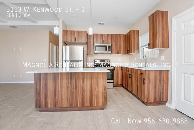 Building Photo - 3113 W Kenwood St