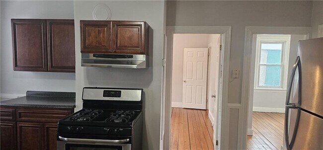 Building Photo - 51 Brayton St