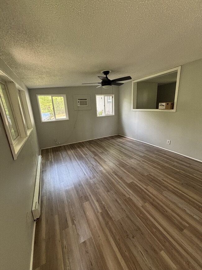 Building Photo - 211 Cherry Tree Dr