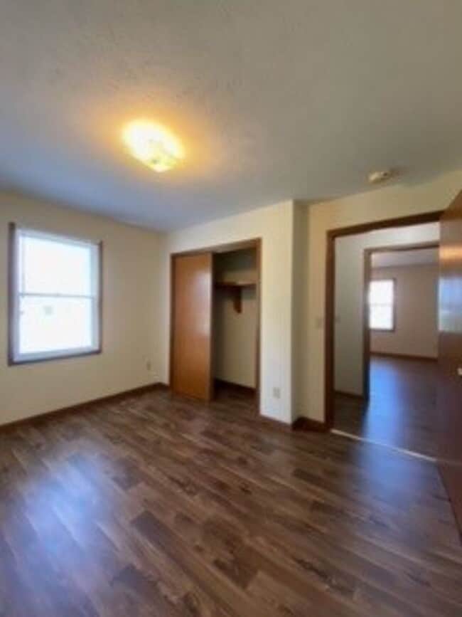 Building Photo - 213 Stonewall Ct