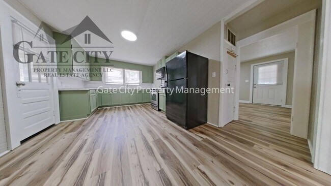 Foto del edificio - 901 Old Thomasville Rd