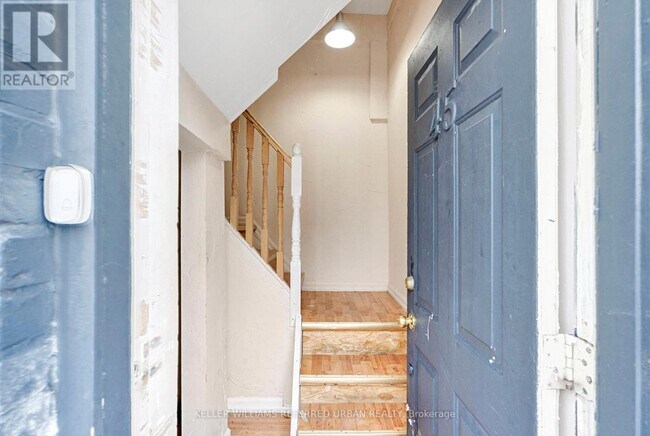 Photo du bâtiment - 66 Dunlop St W