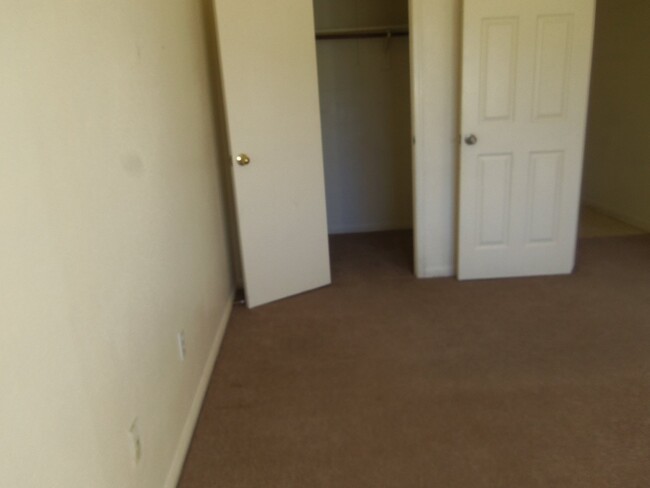 Building Photo - 2710 Larkspur