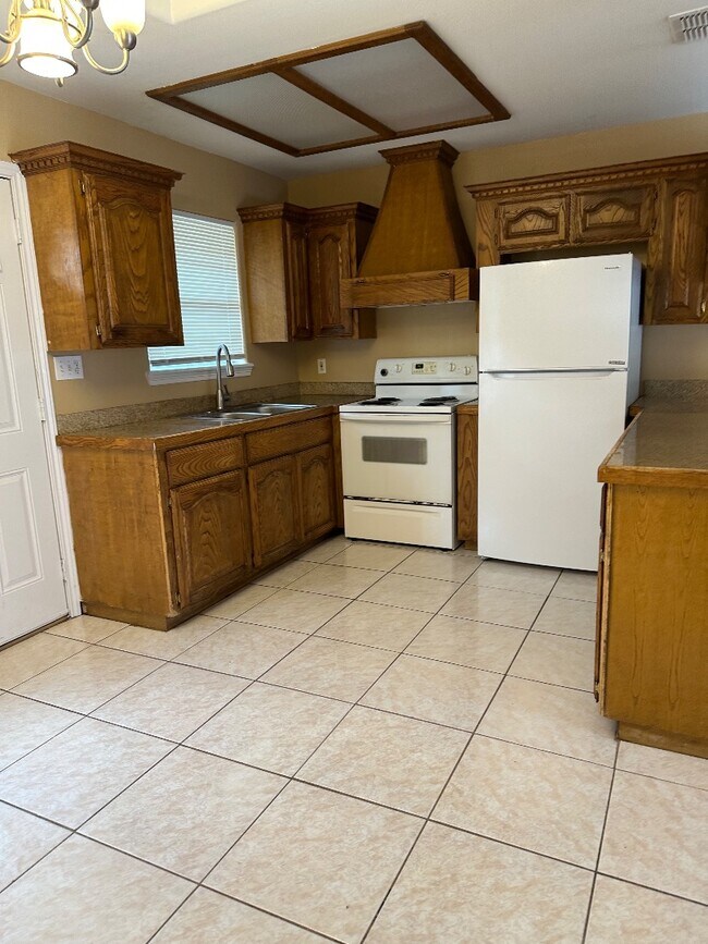 Foto del edificio - 2300 N Erica St