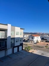 Building Photo - 5801 S Garnet Dr