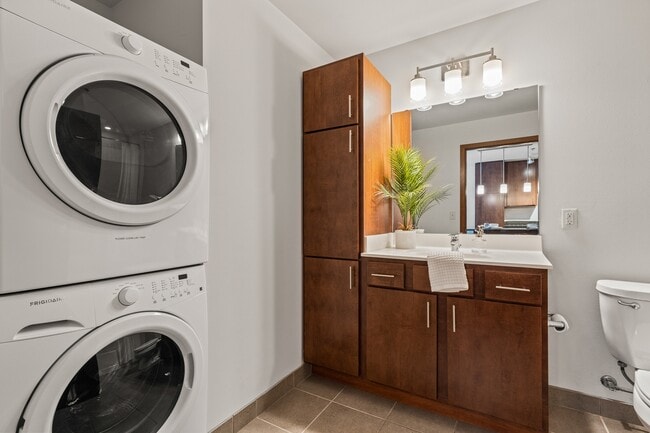 Domain Personal Washer/Dryer - Domain