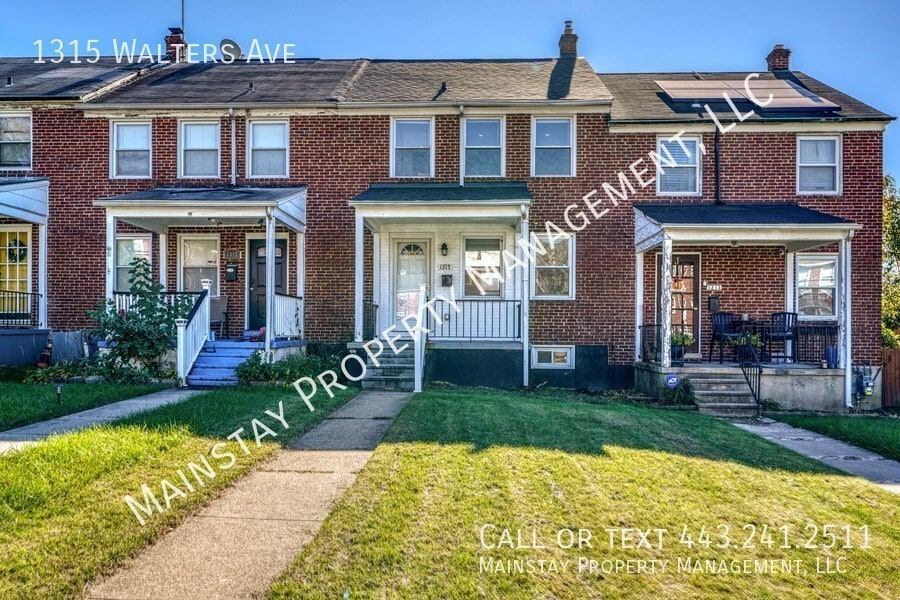 Updated 3 Bedroom Townhome with Fenced Yard! Townhome Rentals in