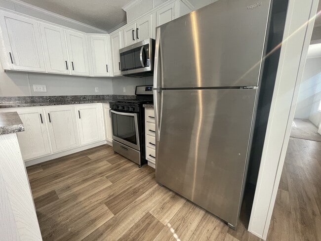 Building Photo - 15811 Croatia Dr