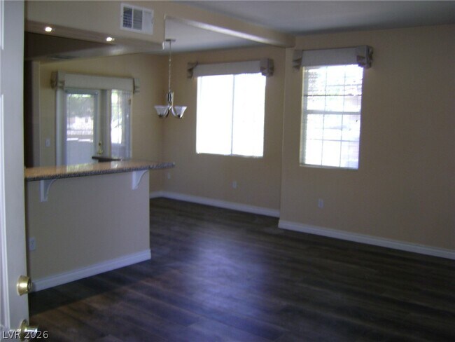 Foto del edificio - 9901 Trailwood Dr