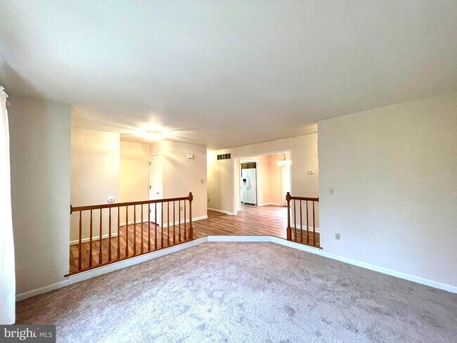 Building Photo - 2713 Cove Point Rd