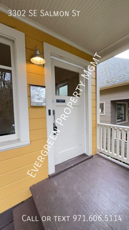 Building Photo - Charming 1BA Home Street Parking and Elect...