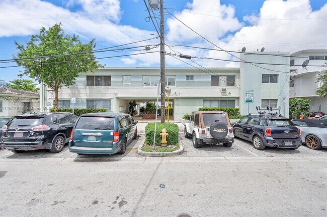 Foto del edificio - 2250 Bay Dr