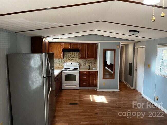 Foto del edificio - 3680 Berry Rd