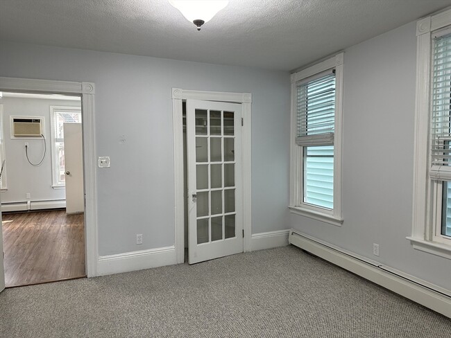 Building Photo - 479 Sumner St