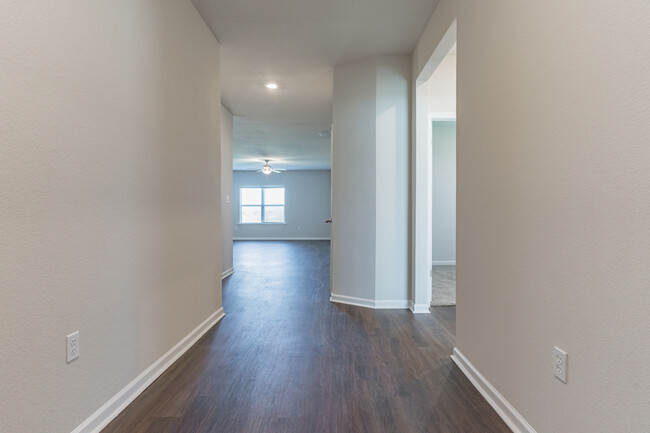 Building Photo - 5842 Horizons Pkwy