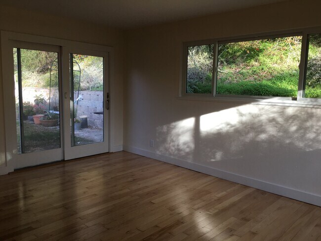 Building Photo - 3348 Helen Ln