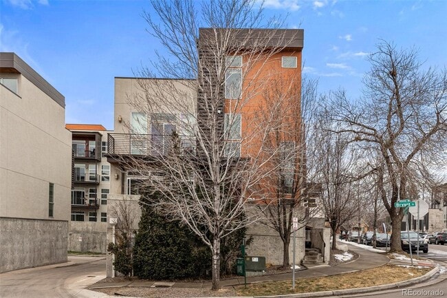 Foto del edificio - 2600 W Front View Cres Dr