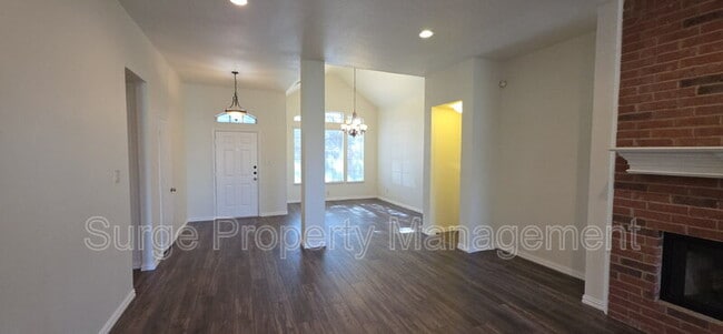 Foto del edificio - 629 Dorchester Dr