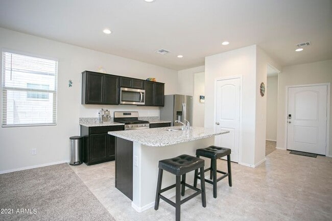 Building Photo - 30961 W Mulberry Dr