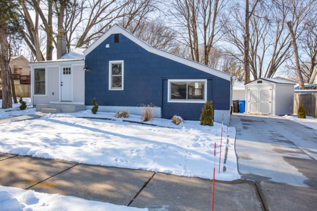 Building Photo - 6743 Depot St