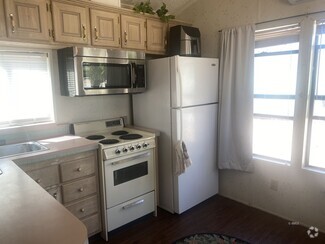 Building Photo - 165 E 400 S
