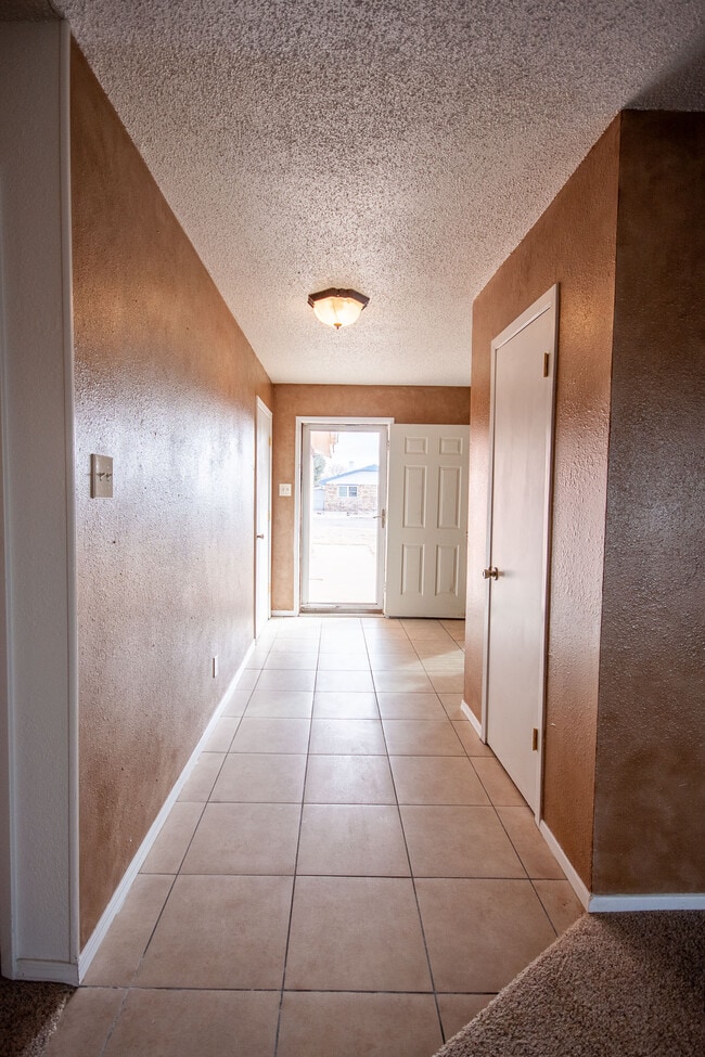 Front Entry - 3016 Cheyenne Dr