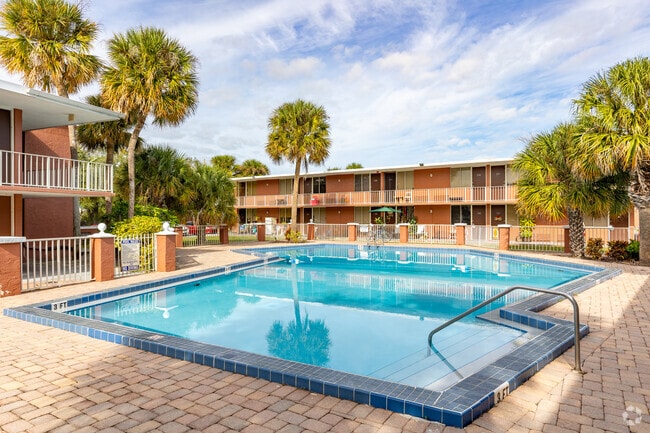 Building Photo - Colonial Drive Apartments