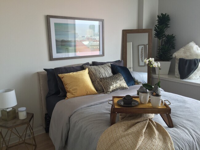 Beautiful one bedroom with views - 250 King St