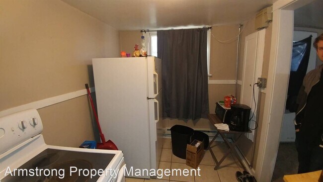 Building Photo - 1 br, 1 bath Apartment - 150 N 100 E