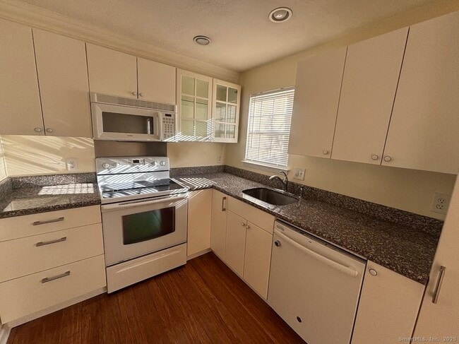 Foto del edificio - 168 Highview Ave