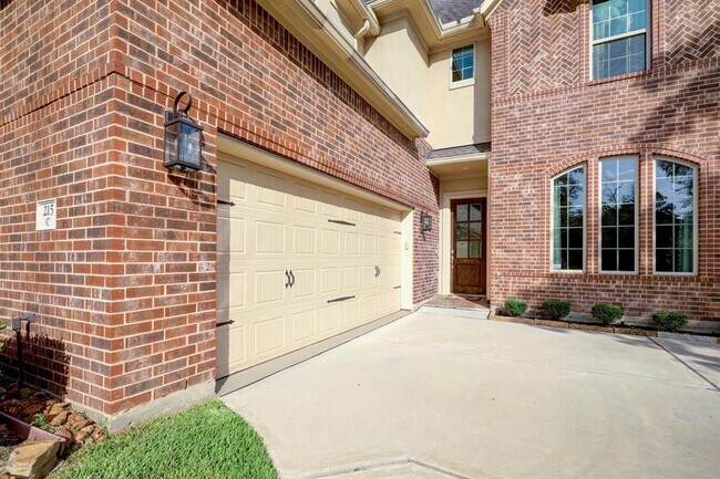 Building Photo - 215 Twilight Toast Dr